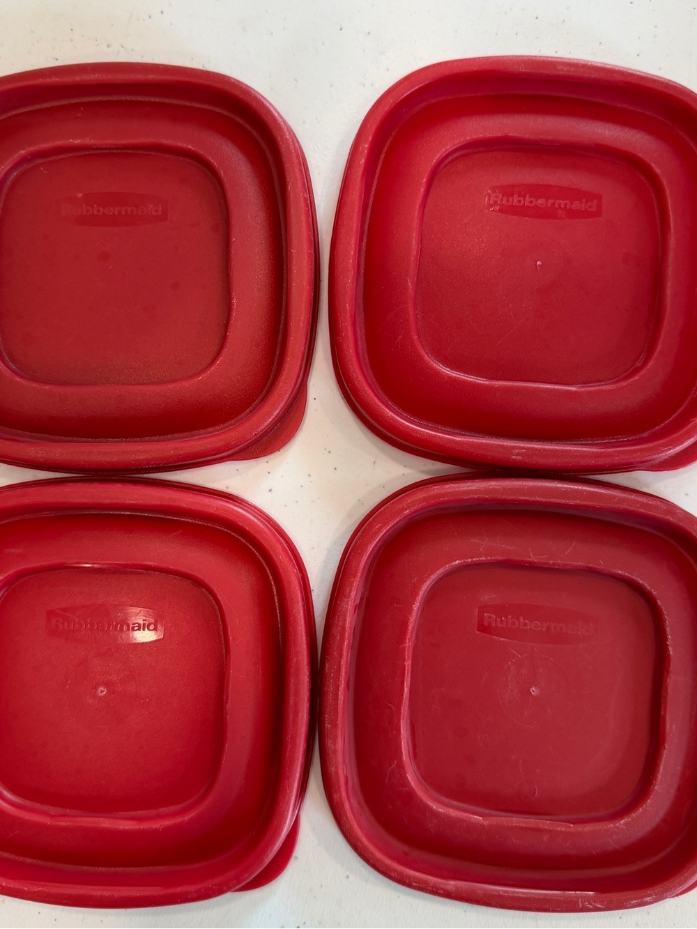 4 Rubbermaid 7J58 Red Square Replacement Lids For Food Storage Containers 4.5"